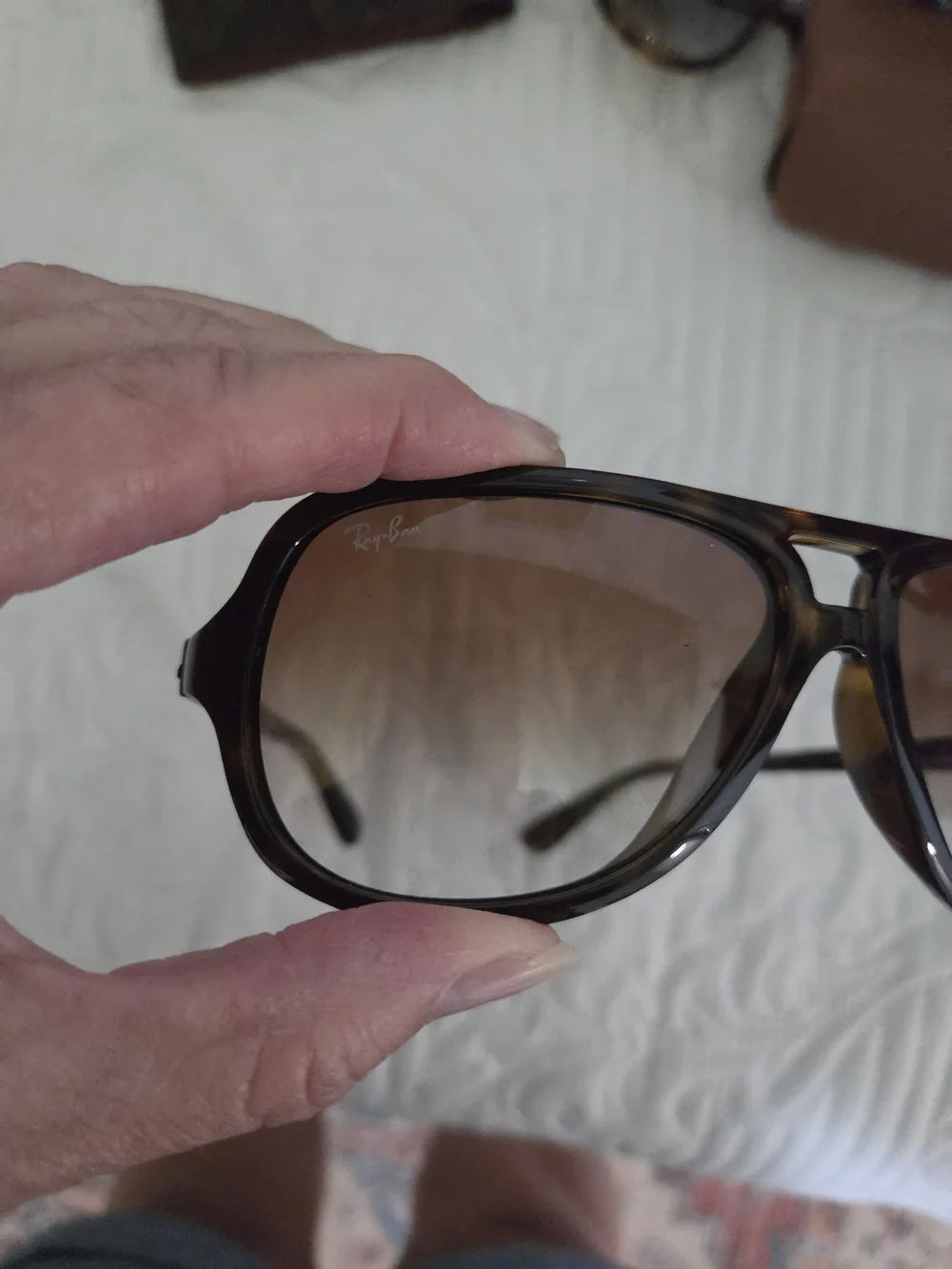 Ray-Ban Brown Gradient Aviator Sunglasses with Brown Case